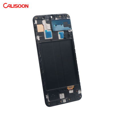Écran LCD Samsung avec 3 ports HDMI pour une expérience haute définition